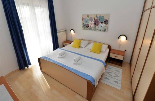 Betina Apartment | Apartments Divna - One Bedroom Apartment with Terrace and Sea View (Plavi)