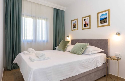 Gruda Cabin | Sveta Ana Lodges Olive lodge with pool