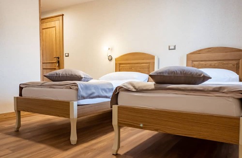 Kamnik House | Guest House Pri Cesarju