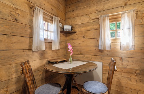 Srednje Grcevje House | Glamping Paradise Škatlar