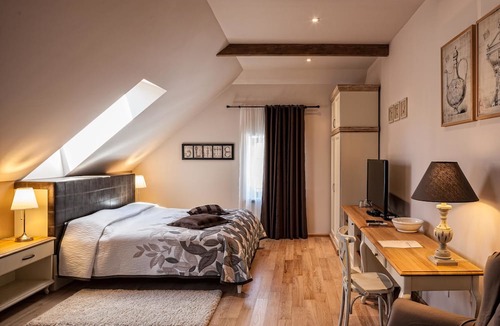 Ljubljana Bed & Breakfast | B&B Dvor Tacen
