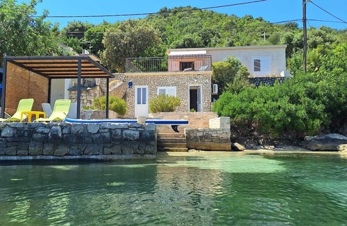 Okuklje House | House DANIVA located in front of the sea