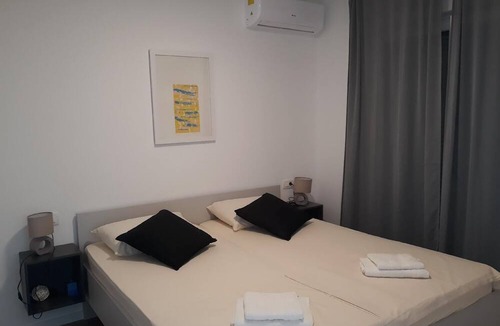 Silo Apartment | Holiday apartment Lavanda 2 with balcony