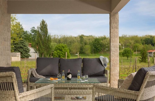 Zupanici House | Charming villa with tended garden and heated pool