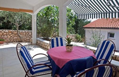 Kolan House | Family-friendly, cozy stone holiday house