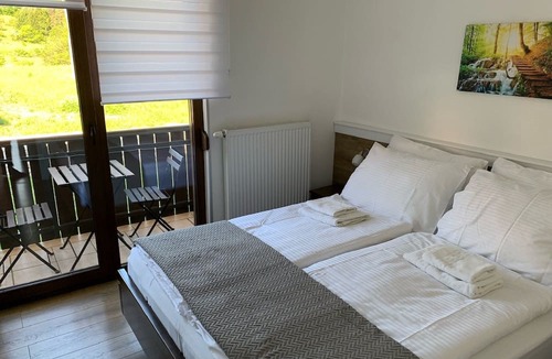 Jezerce House | Guesthouse Family Bosnic
