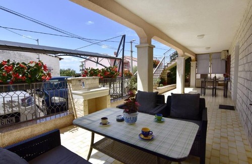 Murine Apartment | Holiday Apartment in Murine with Private Parking