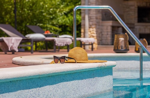 Snasici House | Vacation home with pool and jacuzzi.