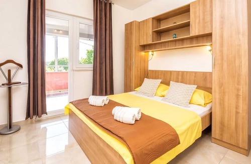 Tisno House | Holiday Home Marinela