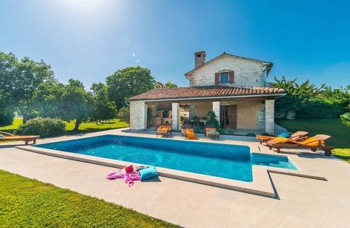 Krculi Villa | Rustic Villa Benina Rossa 1 with huge garden