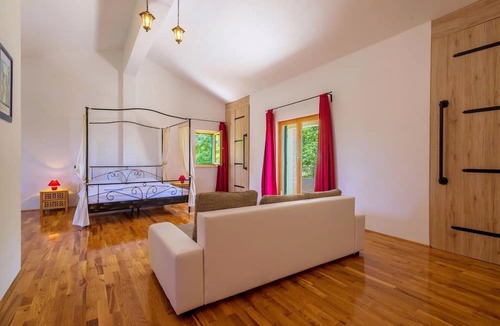 Lovinac Villa | Villa Oasis of Paradise