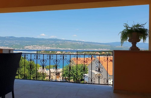 Silo Apartment | Flat Branka sea view, 160m from the sea, terrace