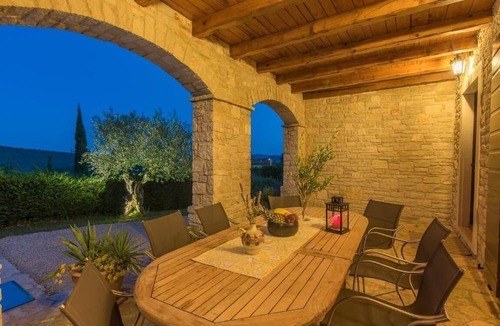 Buzet House | Villa "Livia" with a view of the water