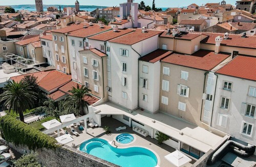 Rab Hotel | International