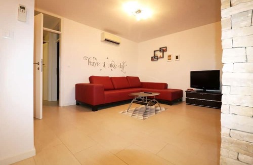 City Center Apartment | Apartment "Lorena Premium" with a view of the water
