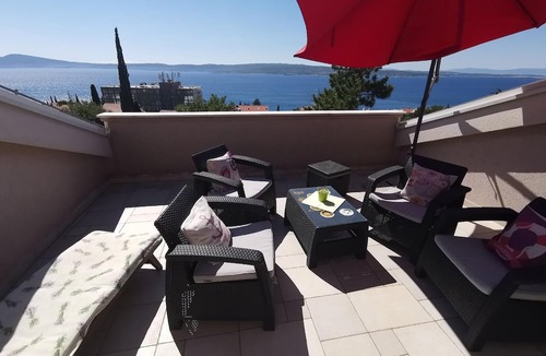 Selce Apartment | Apartment for 6 persons with terrace and sea view