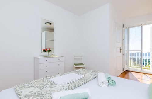 Orasac House | Lovely home in Orasac with WiFi