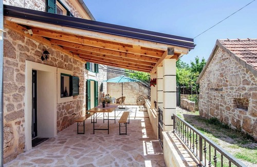 Zaton Obrovacki House | Holiday Home Zaton With Pool Near River Canyon