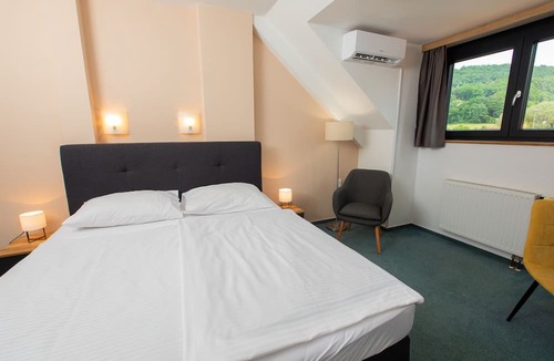 Cerklje ob Krki Hotel | Kozjanski dvor