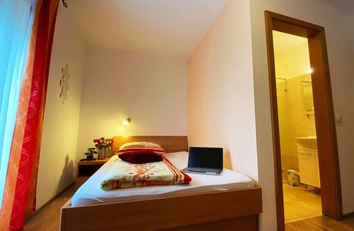 Vrhnika Hotel | Guesthouse Mesec Zaplana
