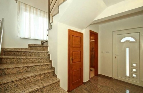 Buje House | Holiday house with pool, terrace and parking space