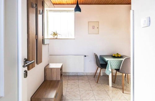 Marcana Apartment | Holiday apartment "Gortan" with view of the water