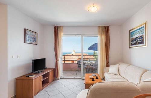 Dajla Apartment | Holiday apartment near the beach with a big garden
