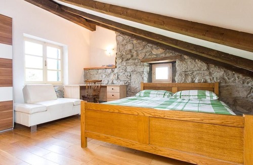Viskovo House | House with a modern interior and an old taverna