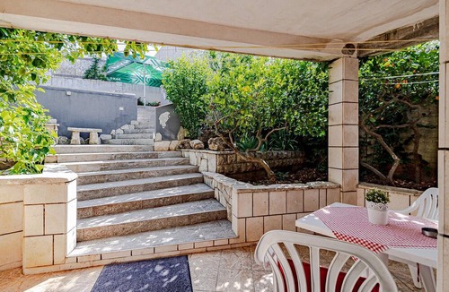 Medvinjak Apartment | This beautiful house is located on a hill and in Medvinjak, a suburb of Korcula.