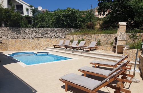 Brasina Villa | Villa Avoca