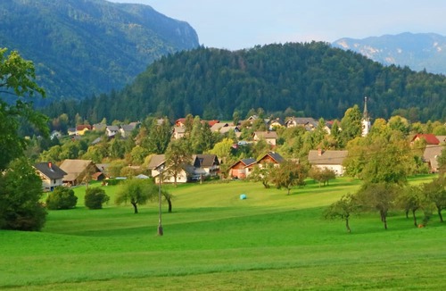 Bled Apartment | Quality apartment Bled Slovenia: superb views, 1.8km from magical Lake Bled
