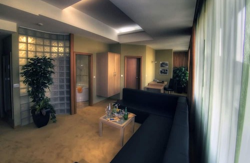 Vukovar Hotel | Hotel Lav