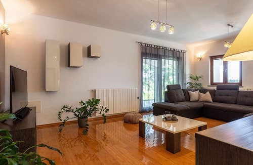 Bicici House | Villa Anavi with private pool and large garden
