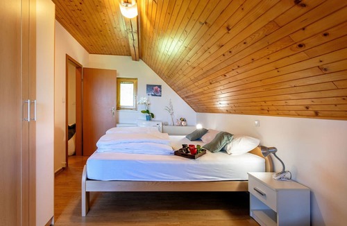 Domzale House | Butterfly place