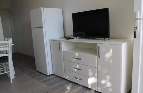 Bristane Apartment | Cozy Countryside Apartment in Bristane