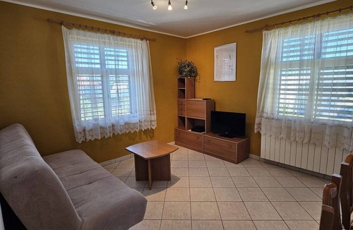 Susica Apartment | Three-bedroom Apartment in Murter