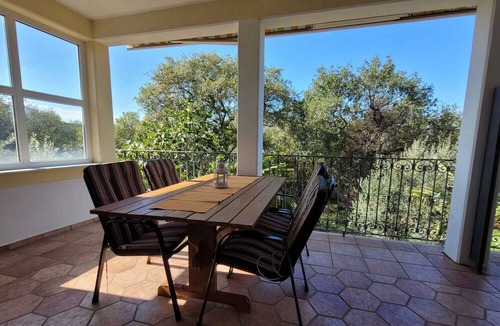 Milovcici Apartment | Holiday apartment with balcony and one bedroom