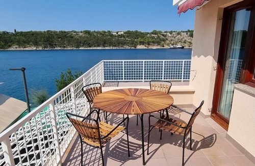 Omisalj Hotel | Villa Riva