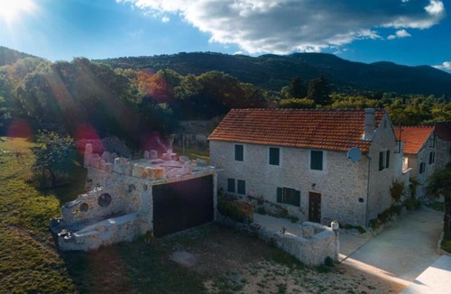 Drnis House | Holiday Home Leptir