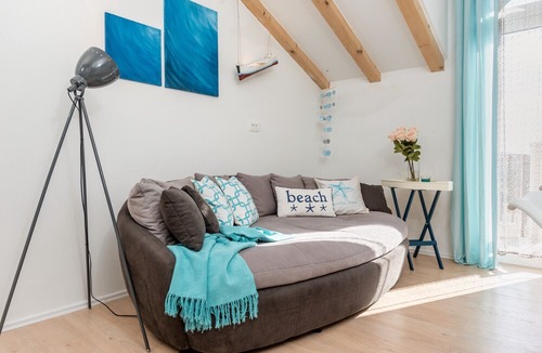 Komiza Apartment | Cozy 1-bedroom apartment with AC, WiFi, parking, terrace view, laundry