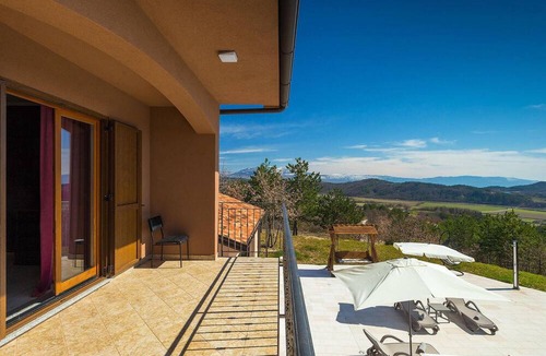 Novaki Pazinski House | This beautiful villa is ideal for those looking for complete privacy during their vacation.