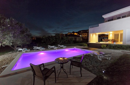 Solin Villa | Homerez - Spacious Villa in Solin, Private Pool