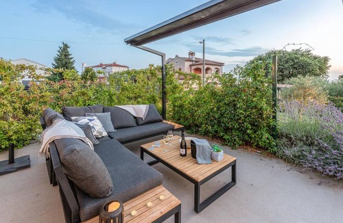 Stranici kod Nove Vasi House | This fantastic Villa Vivas is located just a short drive from Porec.