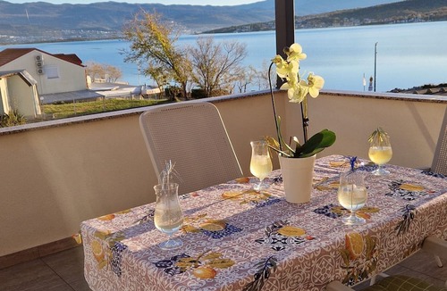 Cizici Apartment | Apartment By the sea