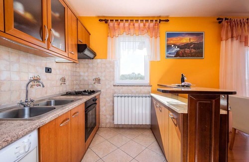 Lindar Villa | Family villa with a pool near Pazin