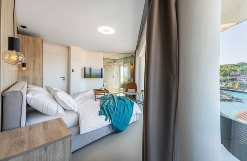 Vrboska Villa | Villa with sauna and indoor jacuzzi in Vrboska