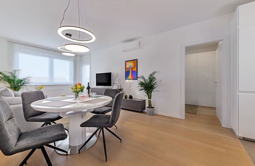 Novi Zagreb Apartment | Family-sized modern apartment 2 minutes to the Arena Mall Zagreb
