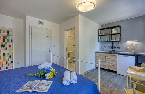 Veli Losinj Apartment | Blue Studio Apartment With Garden