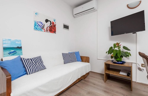 Opric Apartment | Lovely apartment in Lovran with WiFi