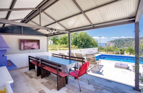 Gata House | LAST MINUTE Farmer's houses for 8 persons with big nice pool